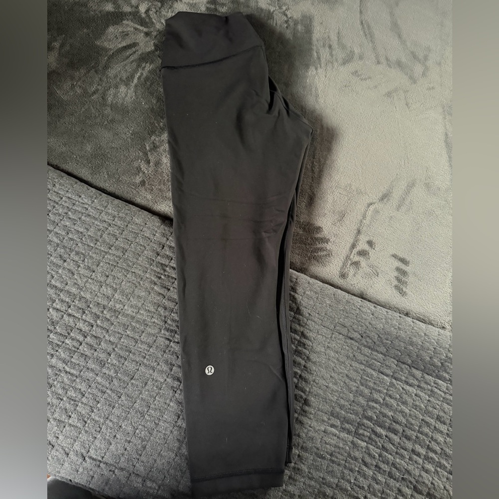 Lululemon Wunder train size 10, 23”